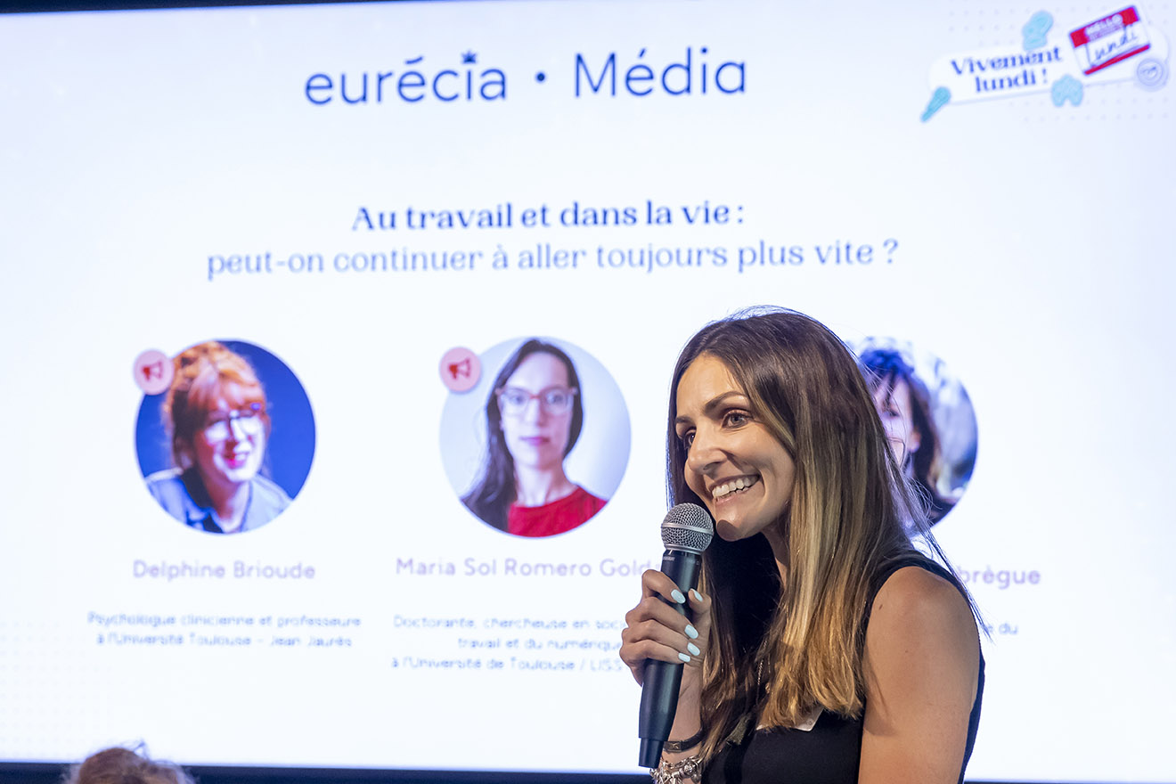Elodie Hernandez, directrice de la communication d'Eurécia, introduit l'évènement Vivement lundi! du 16 juin