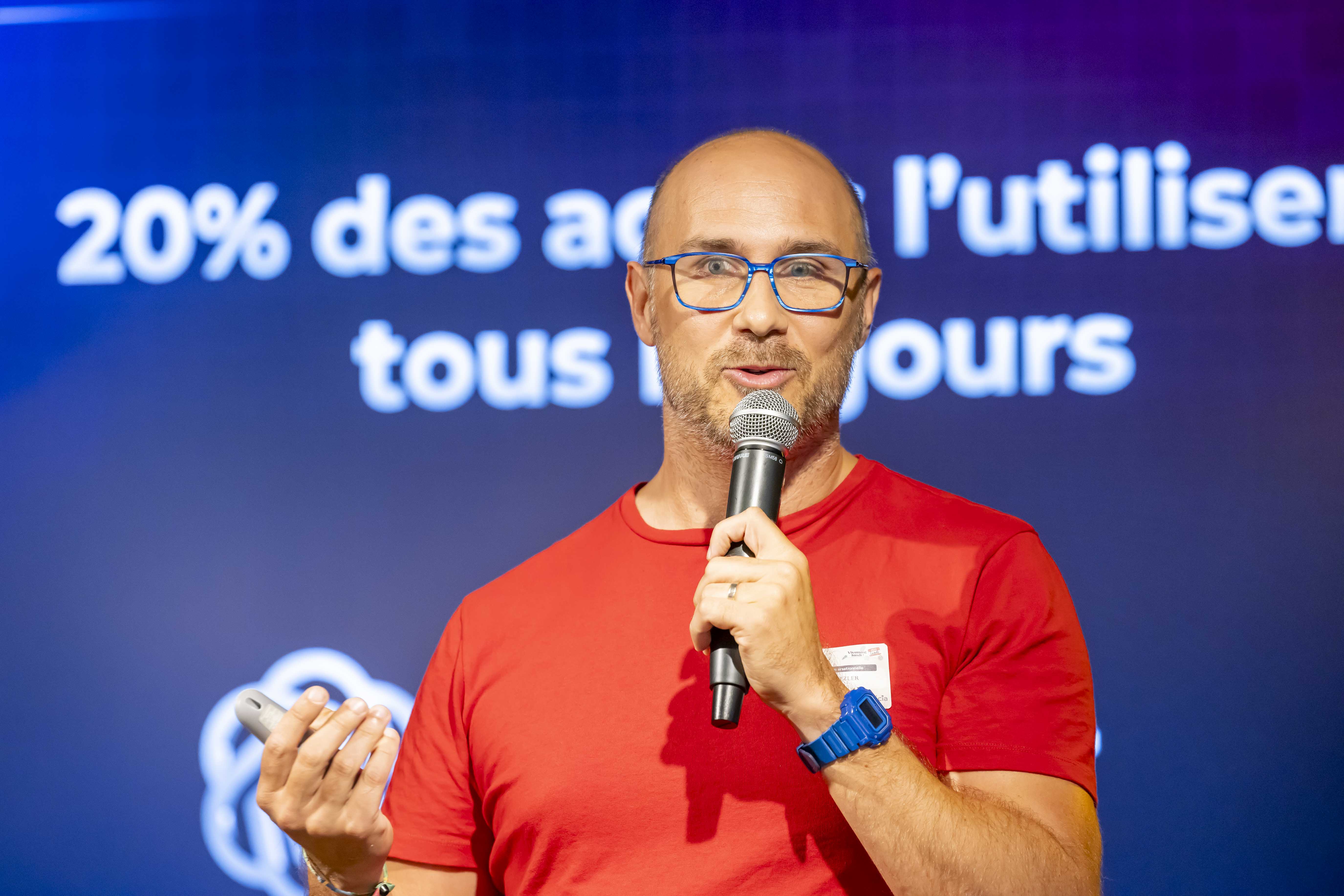 Luc Truntzler, expert en IA conversationnelle et auteur des livres « Le Guide de l'IA en Entreprise » et « L’IA pour la créativité »