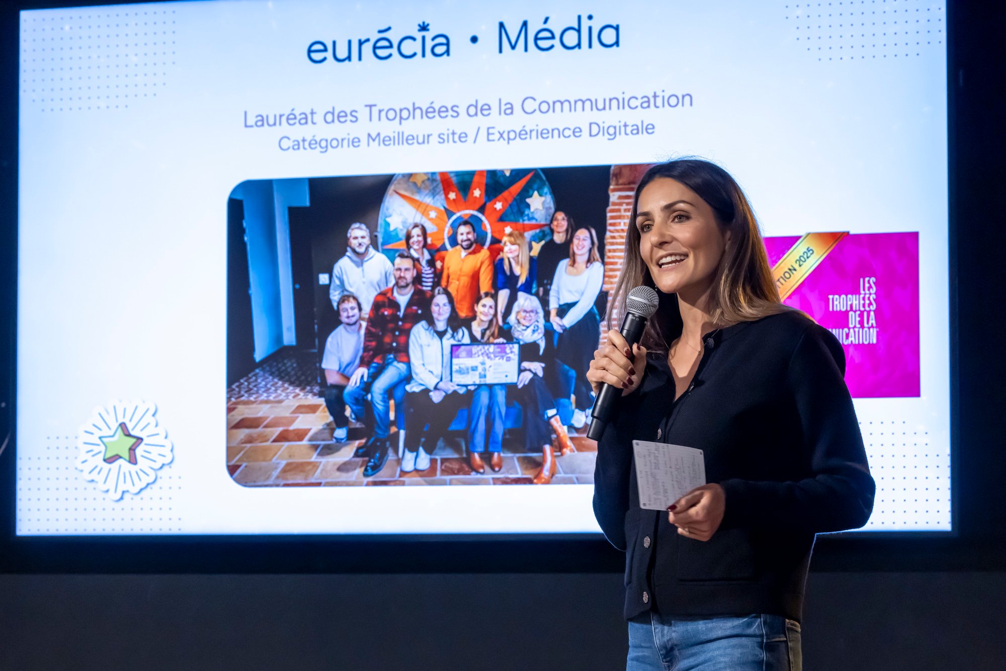 Elodie Hernandez, directrice de la communication d'Eurécia, introduit l'évènement Vivement lundi! du 8 décembre 