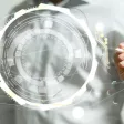 Mettre en place un baromètre social efficace Graphique illustrant les étapes et solutions pour instaurer un baromètre social au sein d'une entreprise.