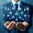 Dirigeant PME analysant une cartographie des processus RH avant de lancer la digitalisation.