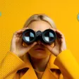 Un candidat trompe un recruteur en entretien, illustrant le phénomène de career catfishing