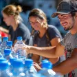 Jeune en mission de service civique mettant en avant son engagement bénévole