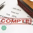 Une feuille de salaire tamponnée du mot Acompte