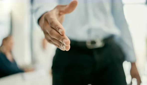 poignée de main bienvenue