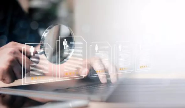 Graphique présentant des stratégies et des solutions pour prévenir et gérer l'attrition des ressources humaines au sein d'une entreprise.