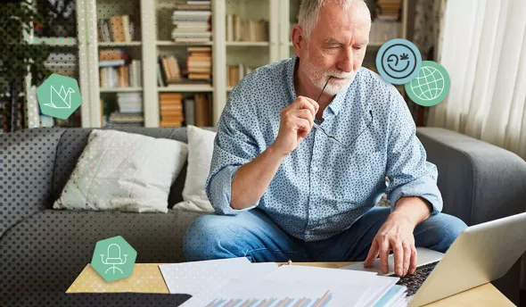 collaborateur qui prépare les documents de sa retraite 