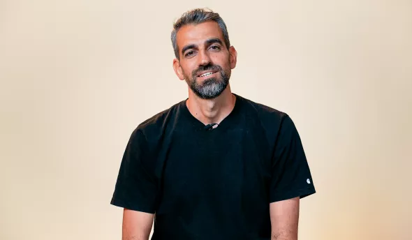 photo de Christophe Debard qui témoigne face caméra