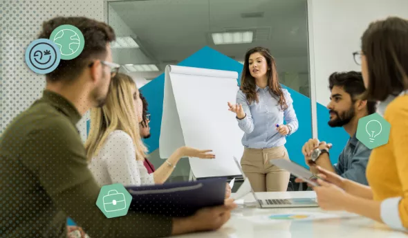 Un formateur qui donne une formation à des collaborateurs
