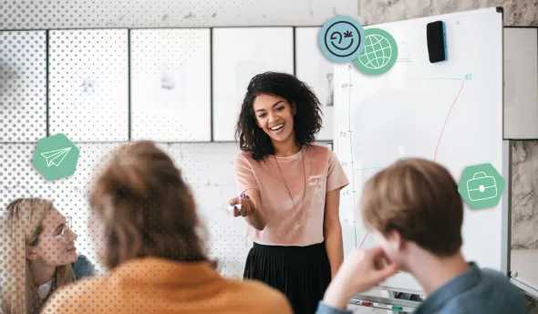 Professionnel évaluant différentes options de formation, mettant en lumière les critères de choix pour un dispositif adapté aux besoins de l'entreprise.