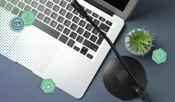 Responsable RH clarifiant une procédure interne à une collaboratrice pour éliminer les zones grises dans l’entreprise.