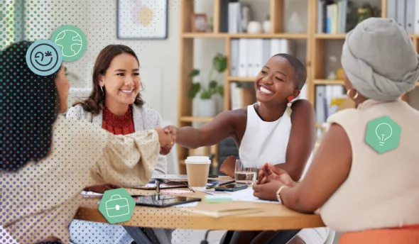 Equipe de collaboratrices intégrant leur nouveau membre lors de son onboarding