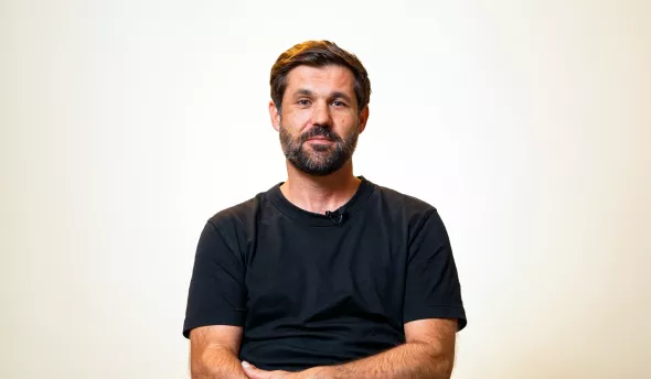 Maxime témoigne face caméra