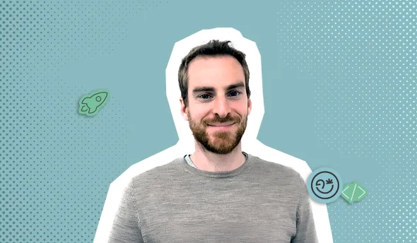 Rémy Ponge regarde face caméra