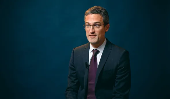 Julien Tognola, directeur de la Dreets Occitanie, témoigne face caméra