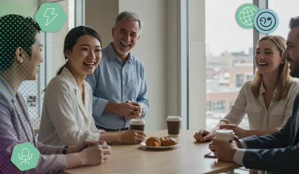 Groupe de collaborateurs autour d'une table avec des croissants