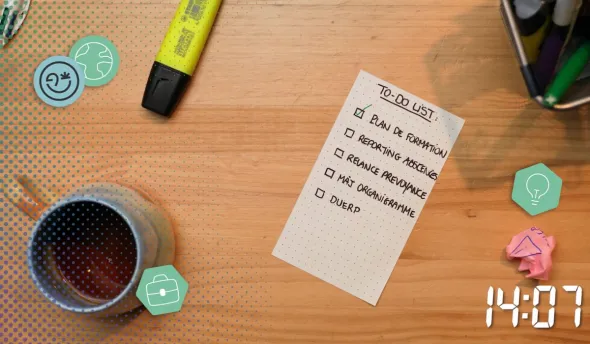 Une to do list de RH posée sur un bureau