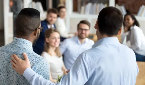 https://www.eurecia.com/sites/default/files/styles/header/public/thumbnails/image/livret-accueil-onboarding.png