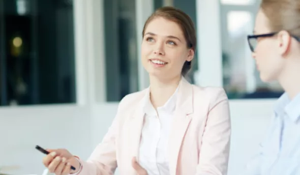 https://www.eurecia.com/sites/default/files/styles/header/public/thumbnails/image/media_entretiens5w.png