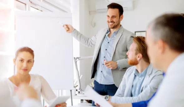https://www.eurecia.com/sites/default/files/styles/header/public/thumbnails/image/media_managamentobjectif.png