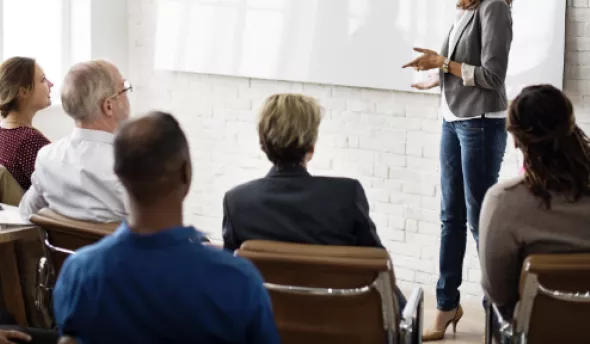 https://www.eurecia.com/sites/default/files/styles/header/public/thumbnails/image/plan_developpement_competences_formation.png