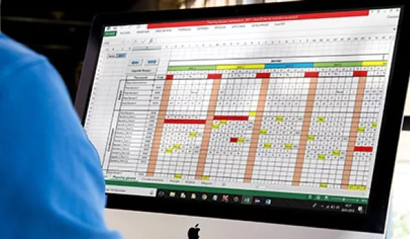 https://www.eurecia.com/sites/default/files/styles/header/public/thumbnails/image/tableaux-excel-insuffisants-gestion-rh-.jpg