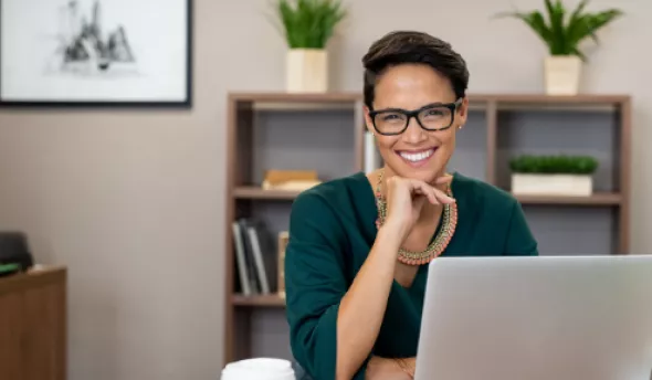https://www.eurecia.com/sites/default/files/styles/header/public/thumbnails/image/tout-savoir-externalisation-rh.png