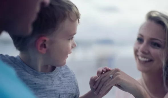 https://www.eurecia.com/sites/default/files/styles/header/public/thumbnails/image/tout-savoir-sur-le-conge-parental.png