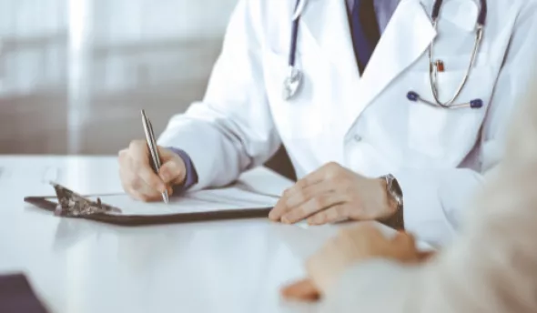 https://www.eurecia.com/sites/default/files/styles/header/public/thumbnails/image/types-visites-medicales-entreprise.png