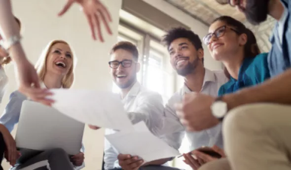 https://www.eurecia.com/sites/default/files/styles/header/public/thumbnails/image/visuel-entreprise-apprenante-equipe.png