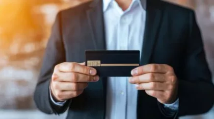 Illustration montrant l'importance de la carte bancaire professionnelle pour la gestion des dépenses d'entreprise, facilitant les transactions et le suivi financier.