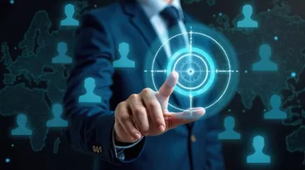 Guide 2025 – Stratégie de recrutement digital : laptop, graphiques et icônes de réseaux sociaux