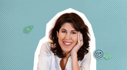 Photocollage du portrait de Corinne Joffre sur fond bleu interview tech inno eurécia média (ANITI)