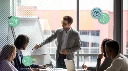 Un tuteur donnant une formation