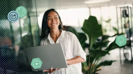 Responsable RH examinant des bulletins et notes internes pour vérifier la régularité d’un avantage devenu usage d’entreprise.