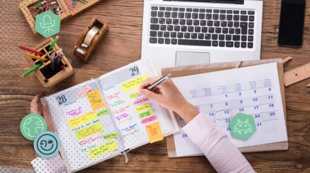 Collaborateur qui organise son agenda.