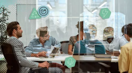 Équipe diversifiée en salle de réunion, jeu de transparence derrière une cloison vitrée