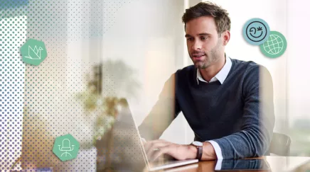 homme devant ordinateur