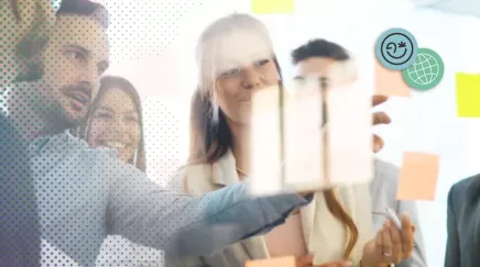 groupe de collaborateurs échangeant sur les innovations à apporter à l'entreprise