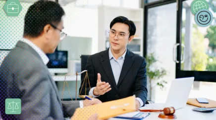 Professionnel legal ops reliant droit, technologies et équipes humaines