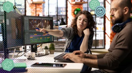 Coordinatrice d’intimité préparant une scène de cinéma avec des comédiens