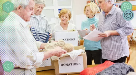 Seniors échangeant en groupe autour du bénévolat de compétences