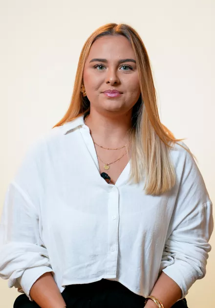 photo de Chloé Sabiron qui témoigne face caméra