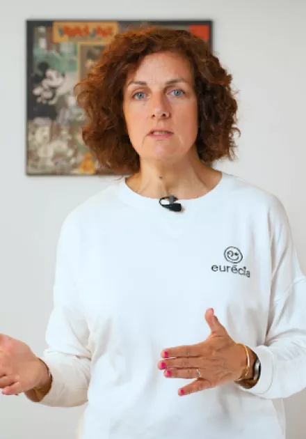 Pauline explique le fonctionnement d'une grille d'évaluation des compétences