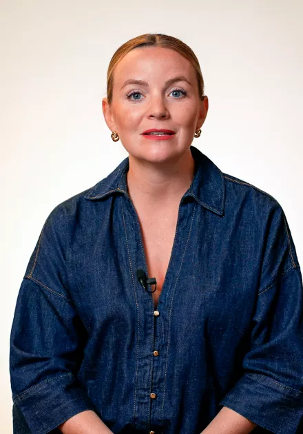 Amélie témoigne de son expérience face caméra.